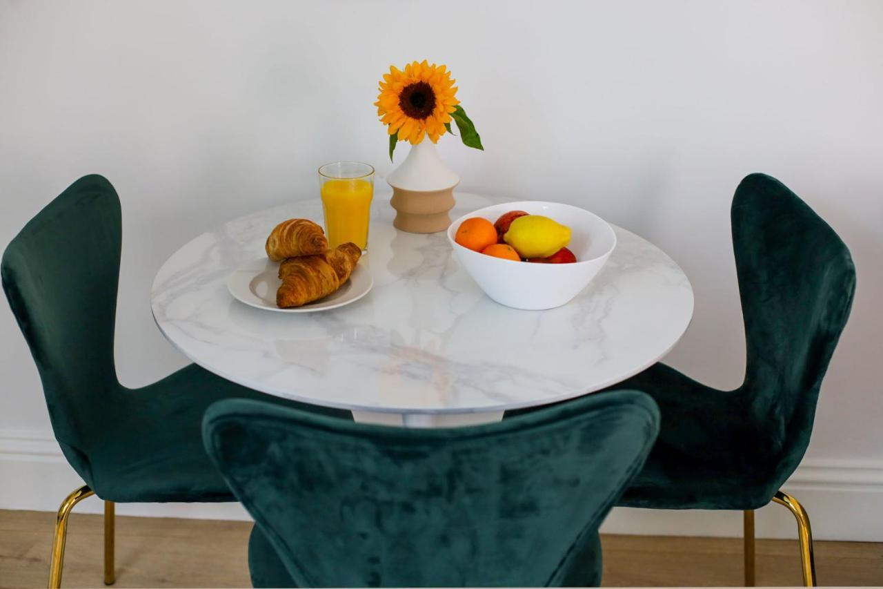 Stylish One Bedroom Apartment In Greater London Bagian luar foto