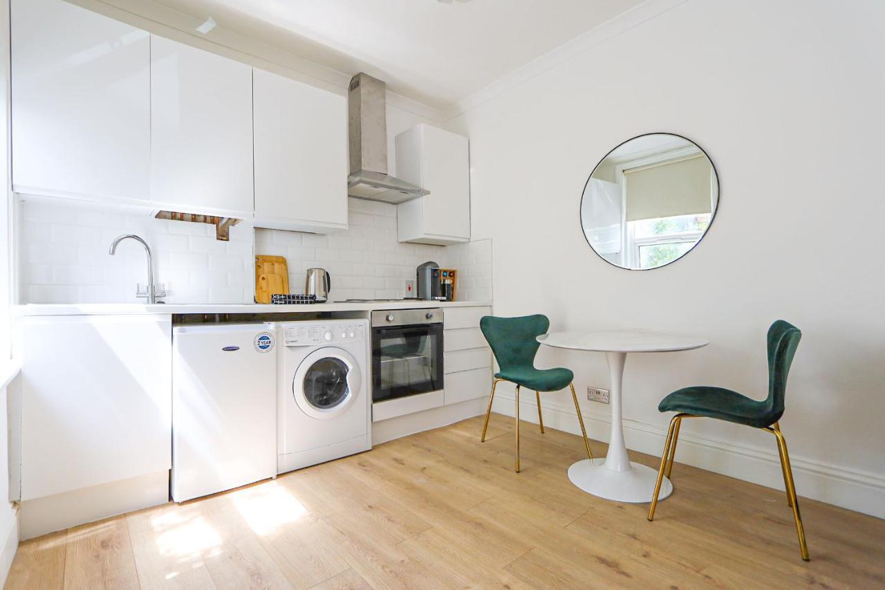 Stylish One Bedroom Apartment In Greater London Bagian luar foto