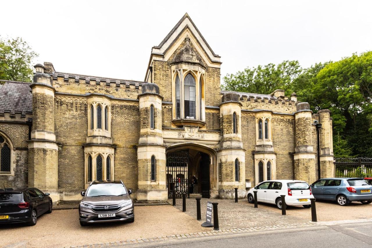 Stylish One Bedroom Apartment In Greater London Bagian luar foto