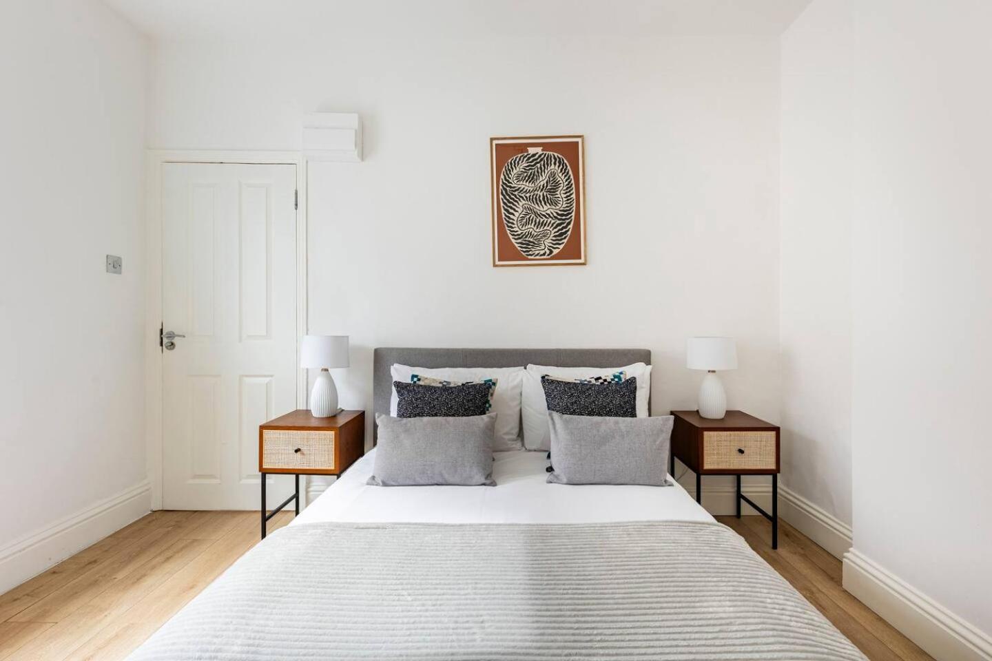 Stylish One Bedroom Apartment In Greater London Bagian luar foto