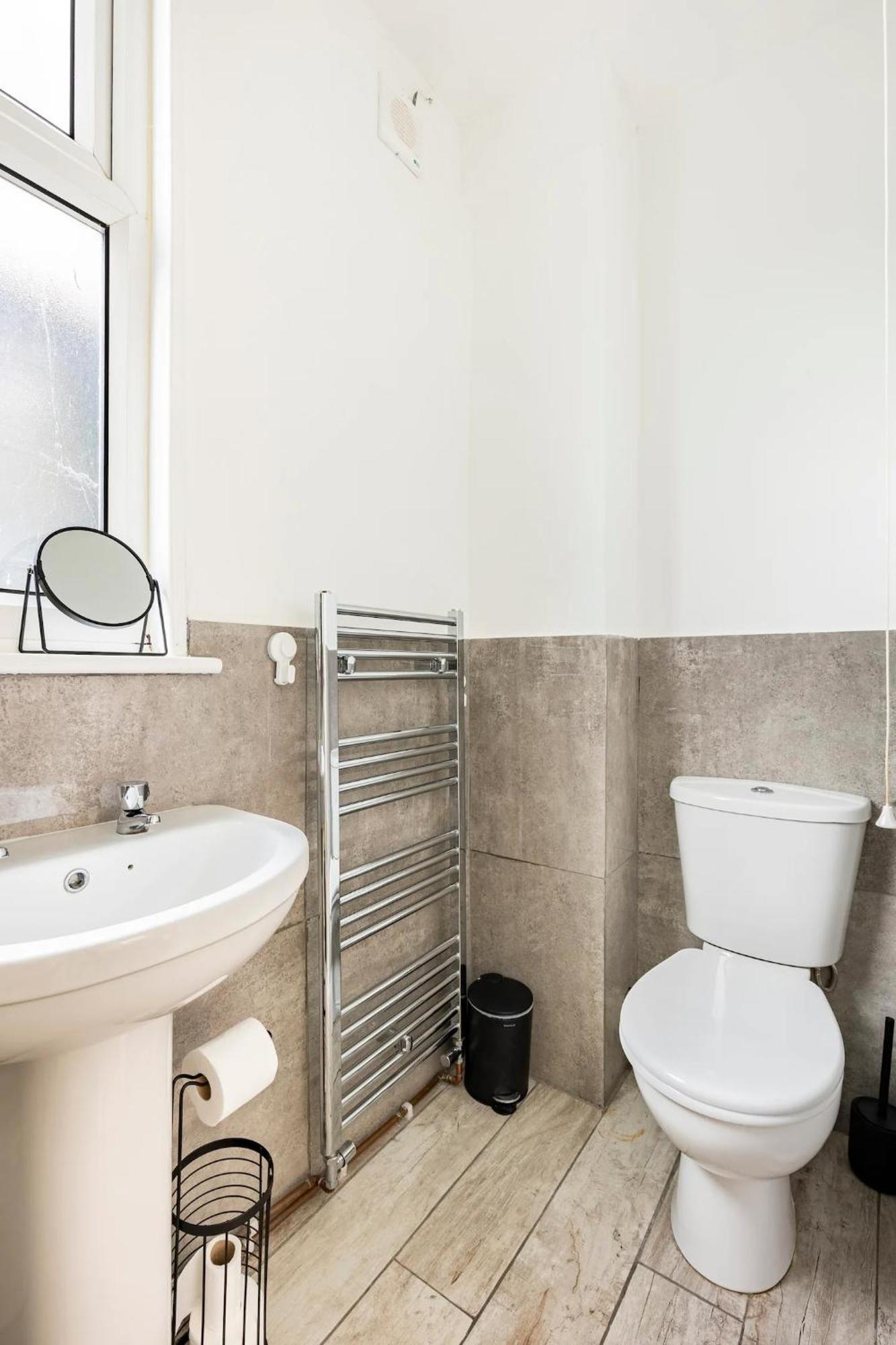 Stylish One Bedroom Apartment In Greater London Bagian luar foto